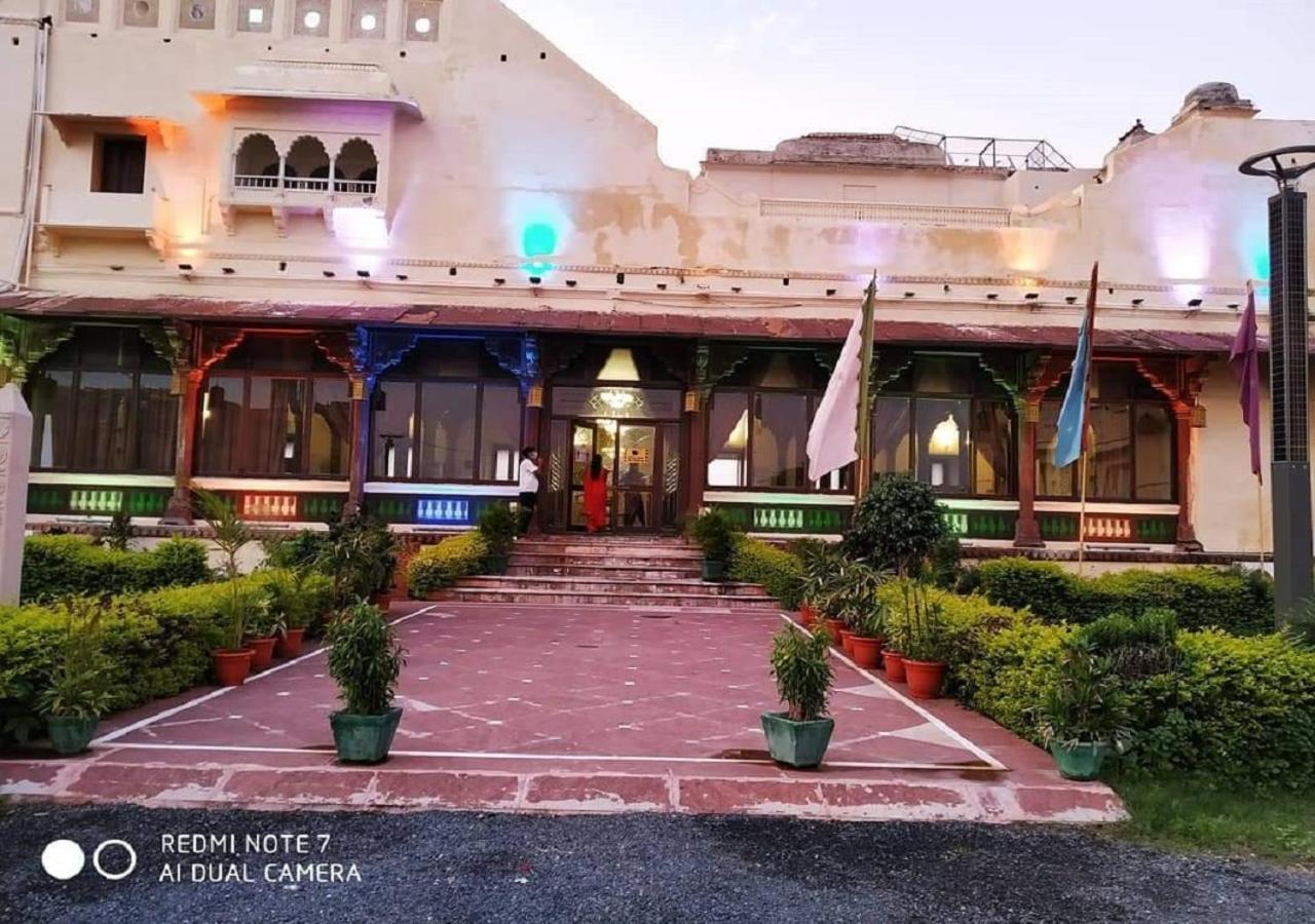 Mpt Sheesh Mahal, Orchha Otel Dış mekan fotoğraf